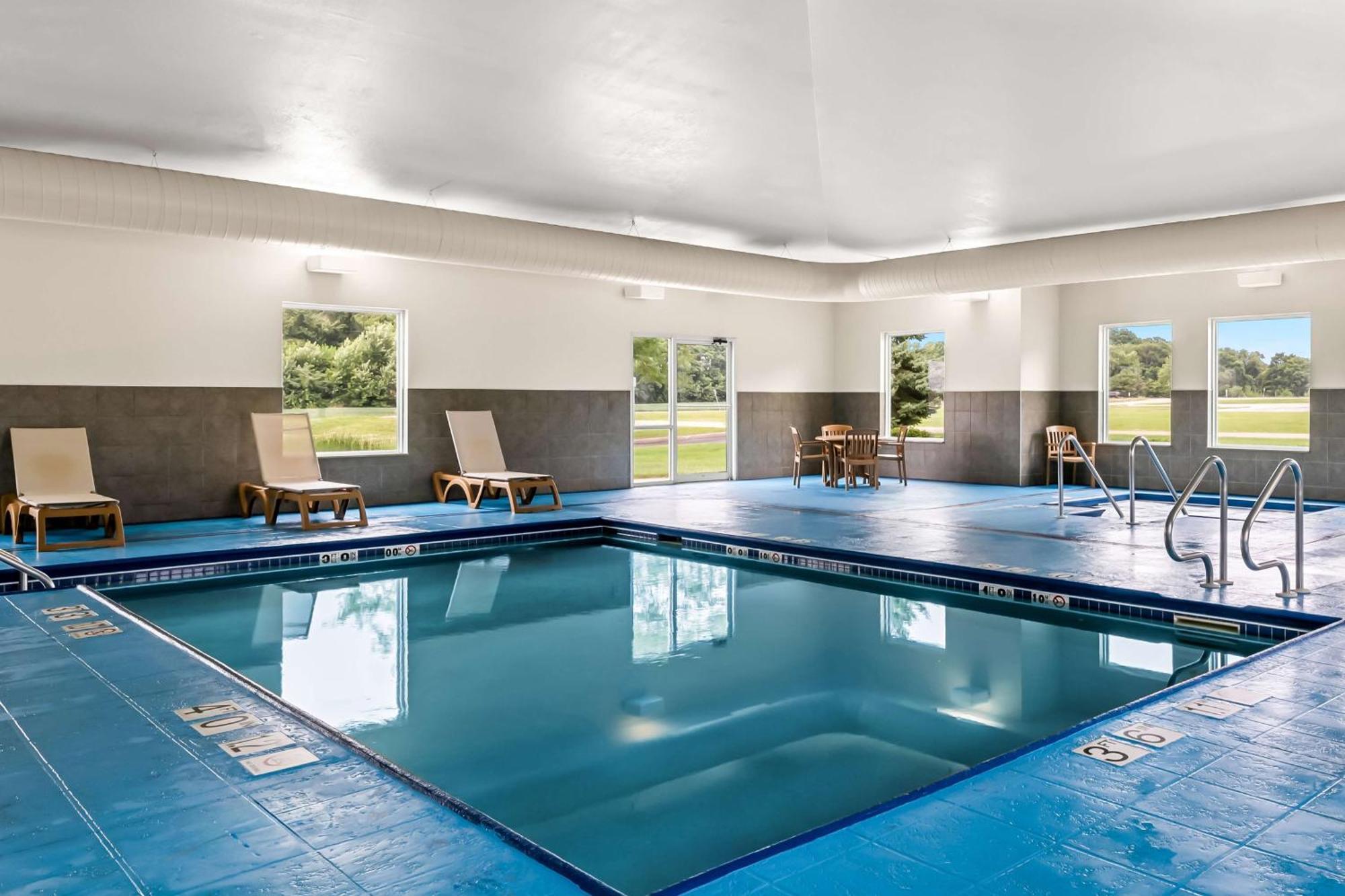 Best Western Legacy Inn & Suites Beloit/South Beloit Экстерьер фото